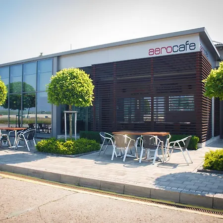 Semesteranläggning (resort) Aerocafe Partizánske